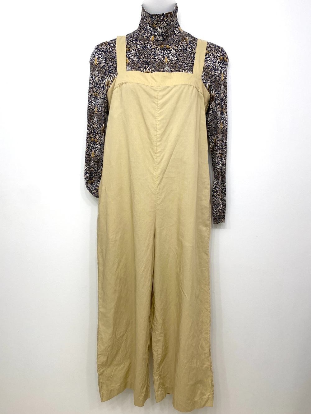 Uniqlo Linen Blend Jumpsuit Beige Tan Wide Leg Overalls Women’s L Minimalist